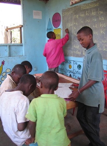 Classroom_at_amani